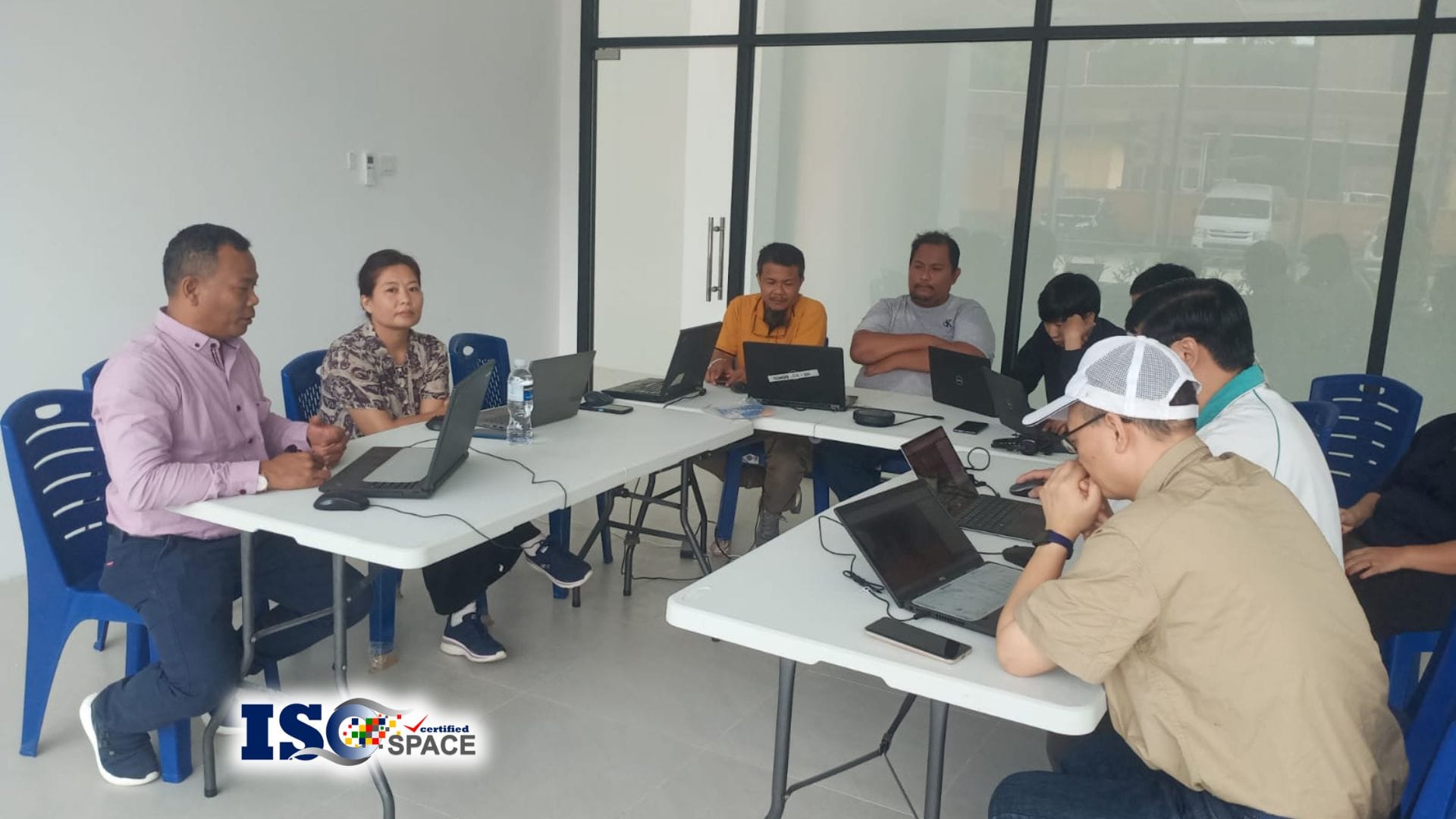 ISO vs SMK3: ISOSPACE.ID akan Membahas Apa Bedanya dalam K3?